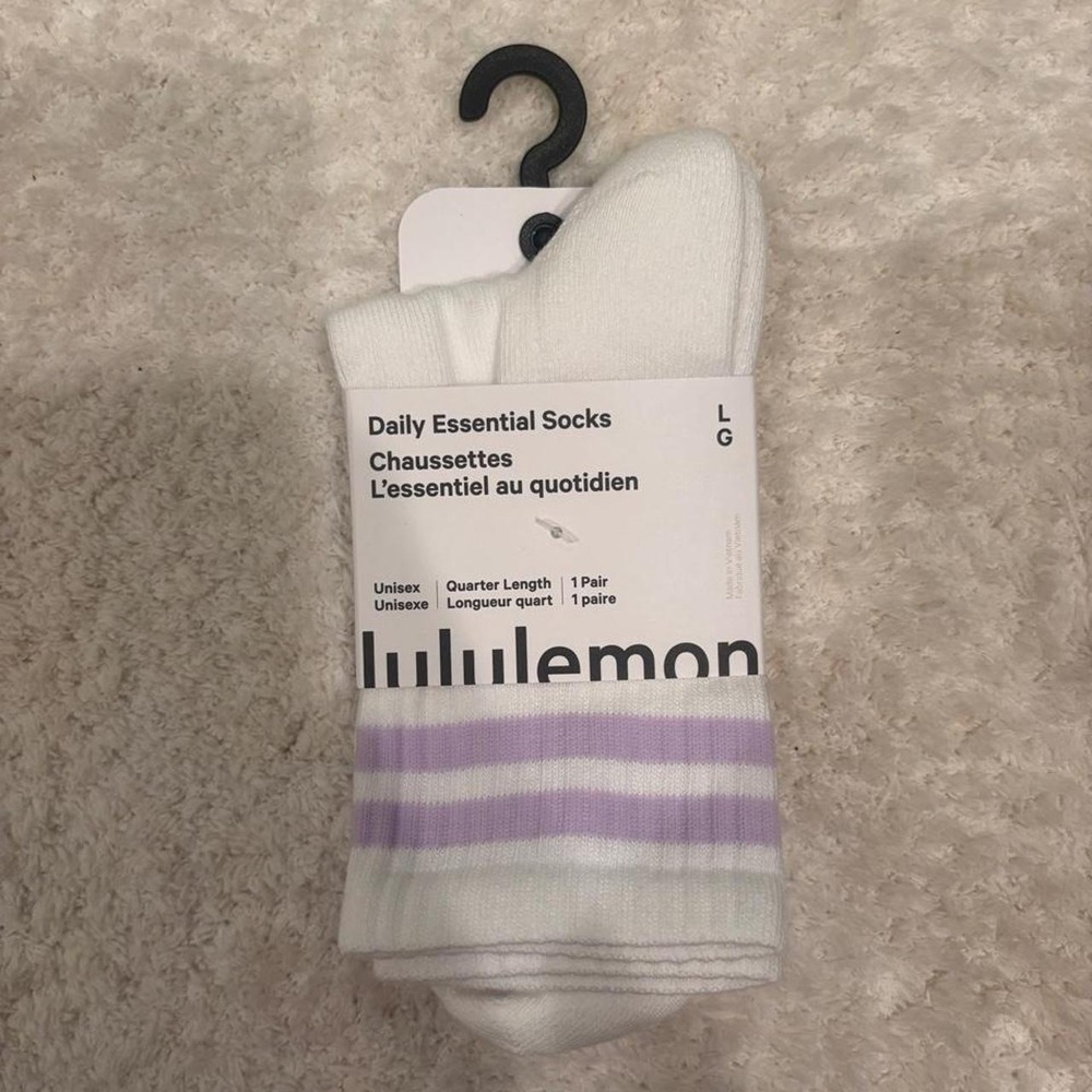 Lululemon Daily Essential Socks Quarter Length White Serene Blue LU9DM8S Large